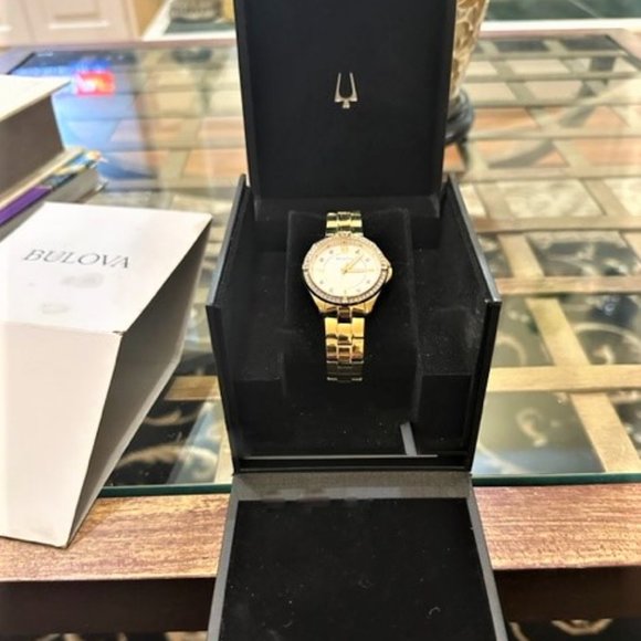 Bulova Ladies Crystal  Stainless Steel 3 hand Quartz Watch Mother of Pearl Face - Picture 3 of 4